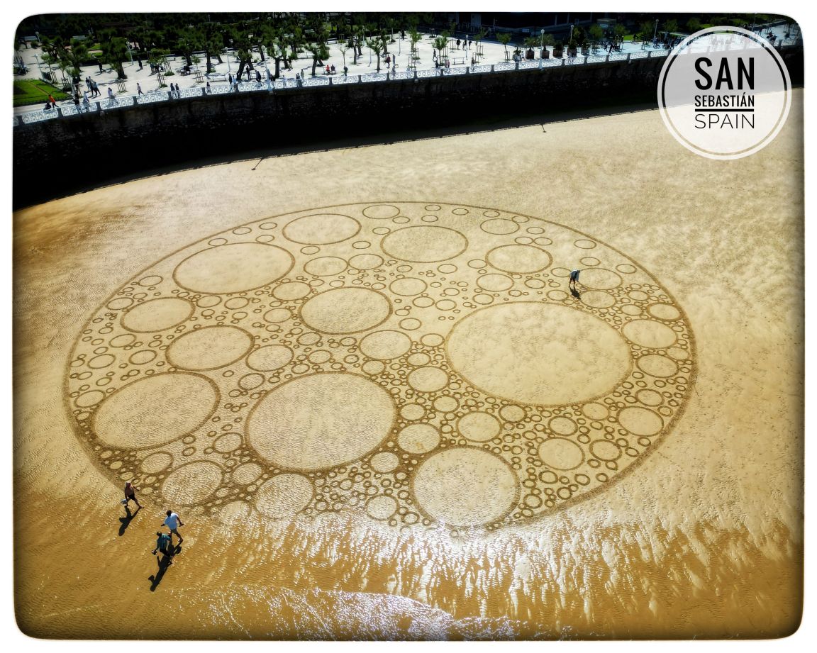 Rake Artist on the Beach