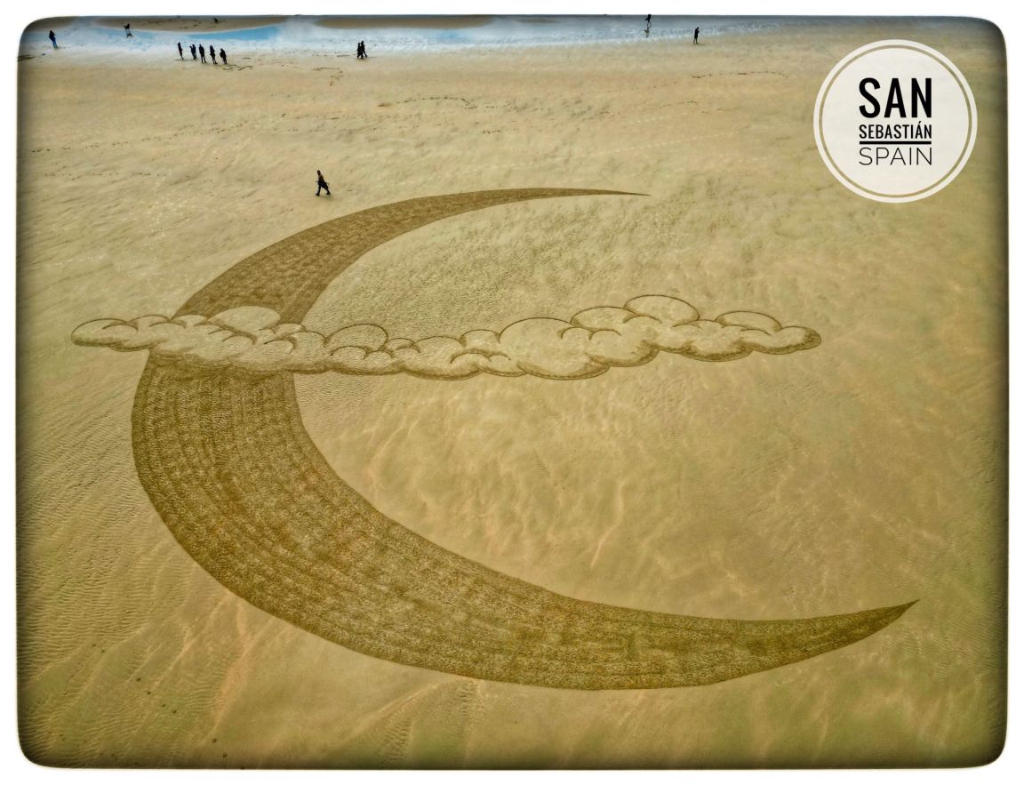 Rake Artist on the Beach