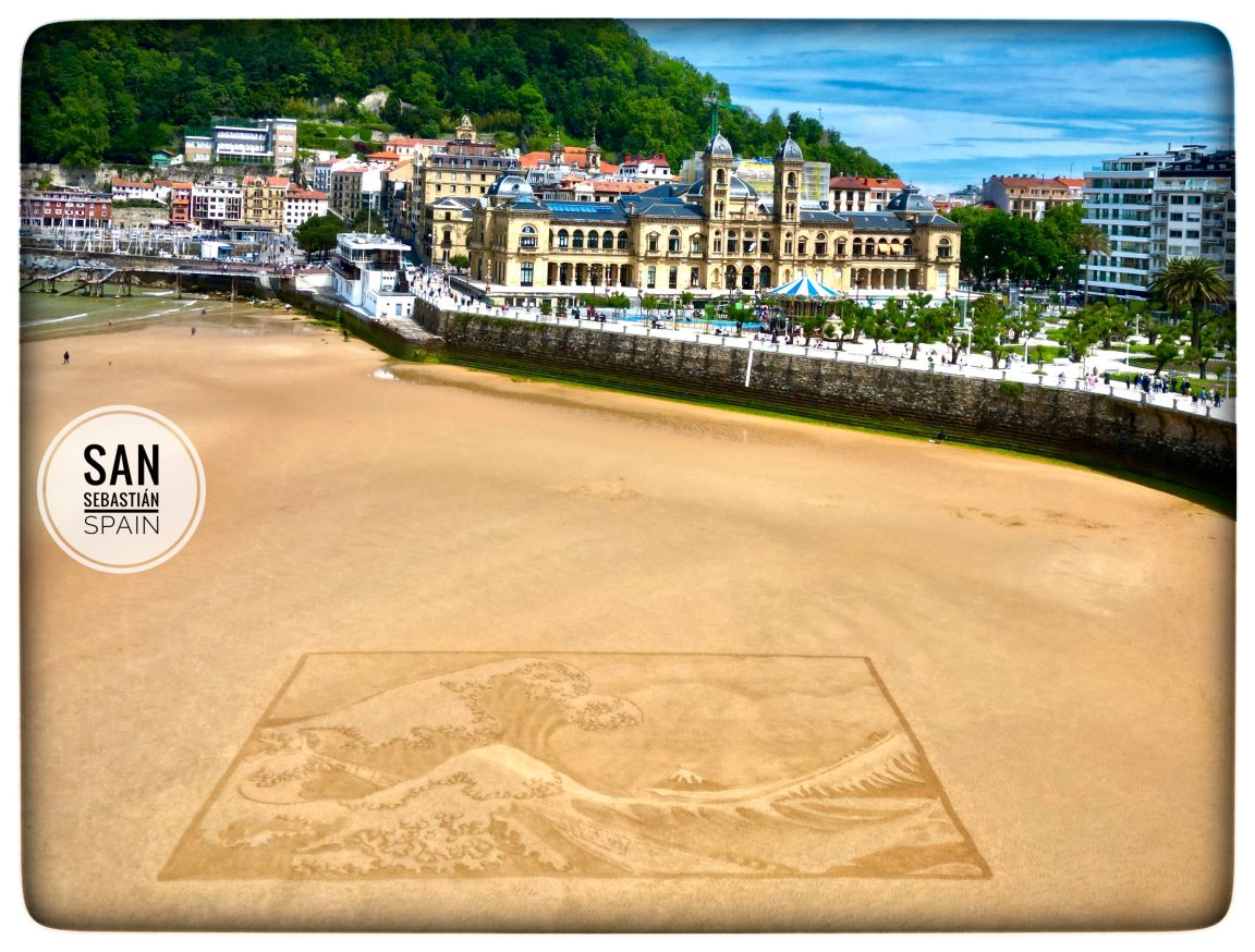 Rake Artist on the Beach