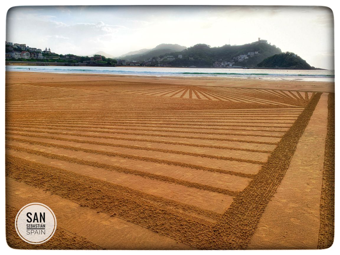 Rake Artist on the Beach