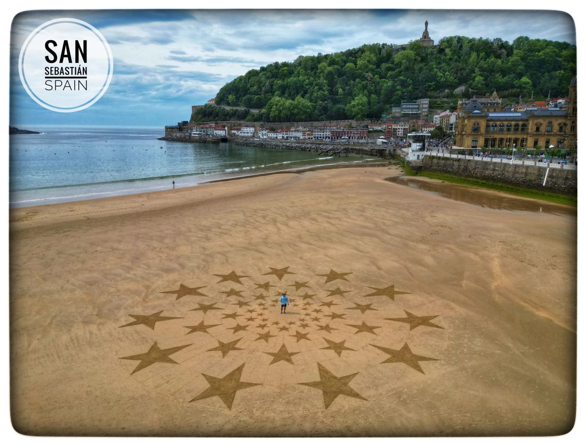 Rake Artist on the Beach