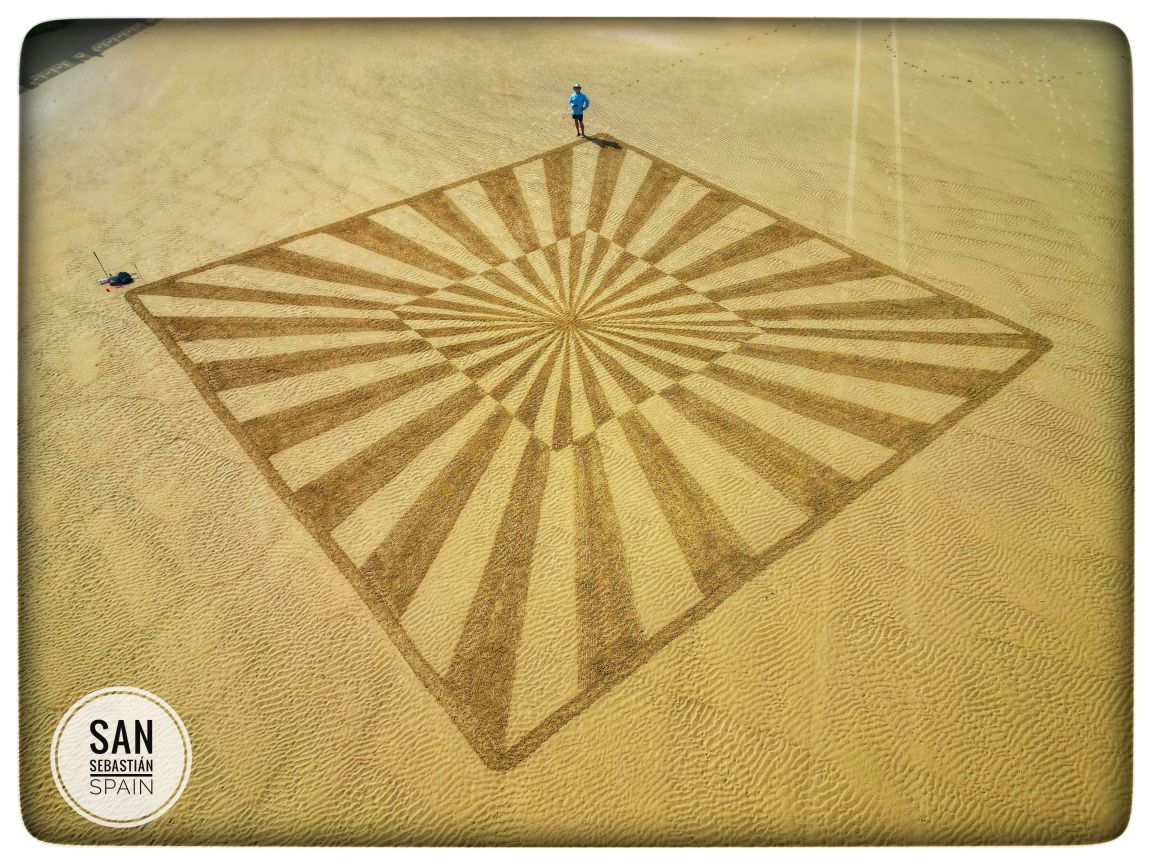 Rake Artist on the Beach