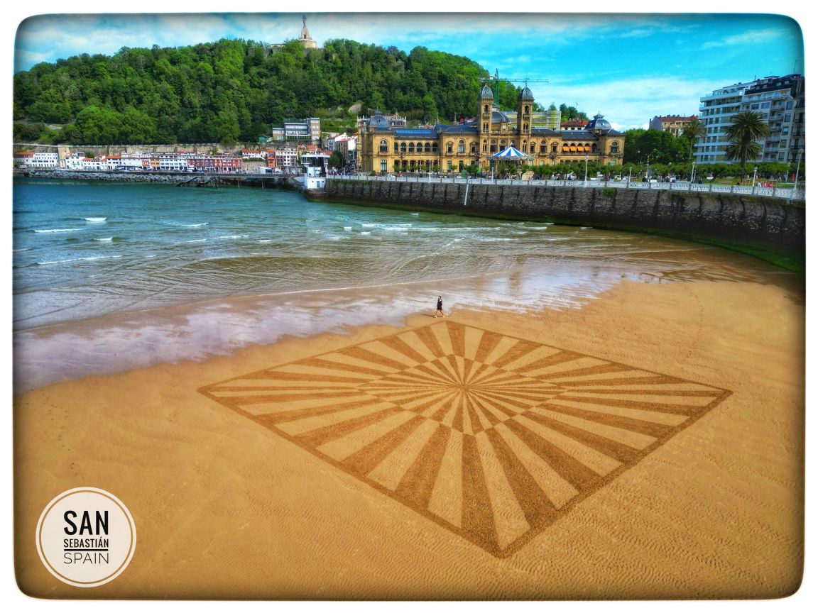 Rake Artist on the Beach